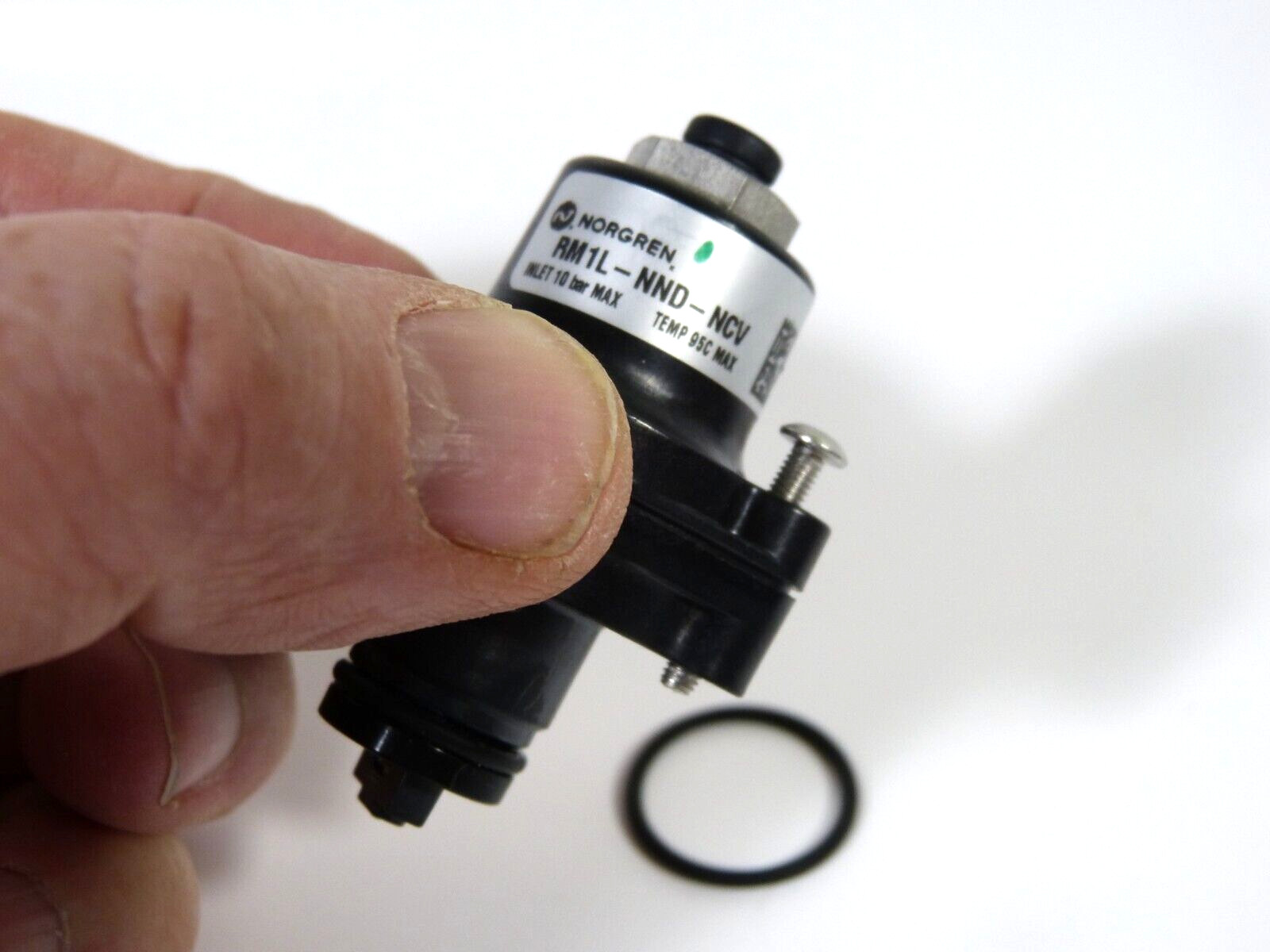 IMI Norgren RM1L-NND-NCV Low Flow Miniature Precision Cartridge Regulator