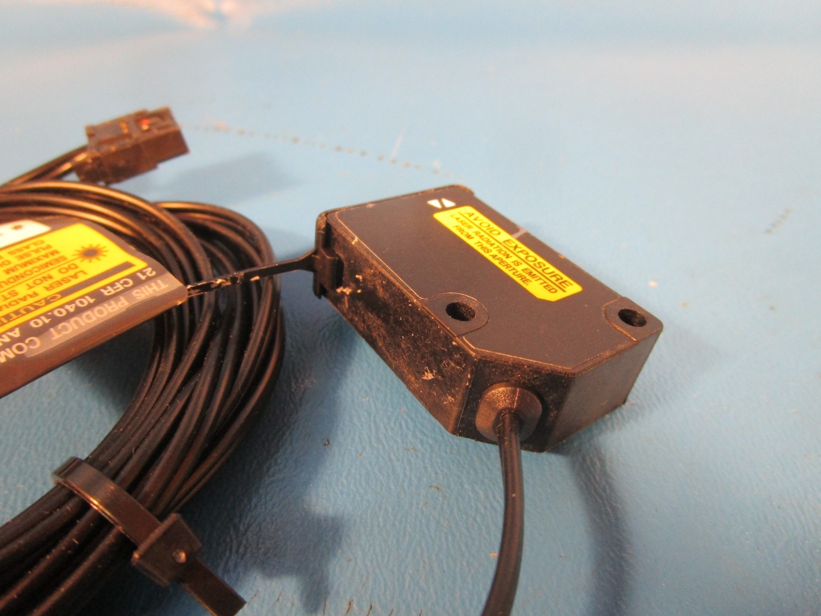 Keyence LV-H62, retro-reflective Sensor Head, Spot Type, Visible Red Semiconduct