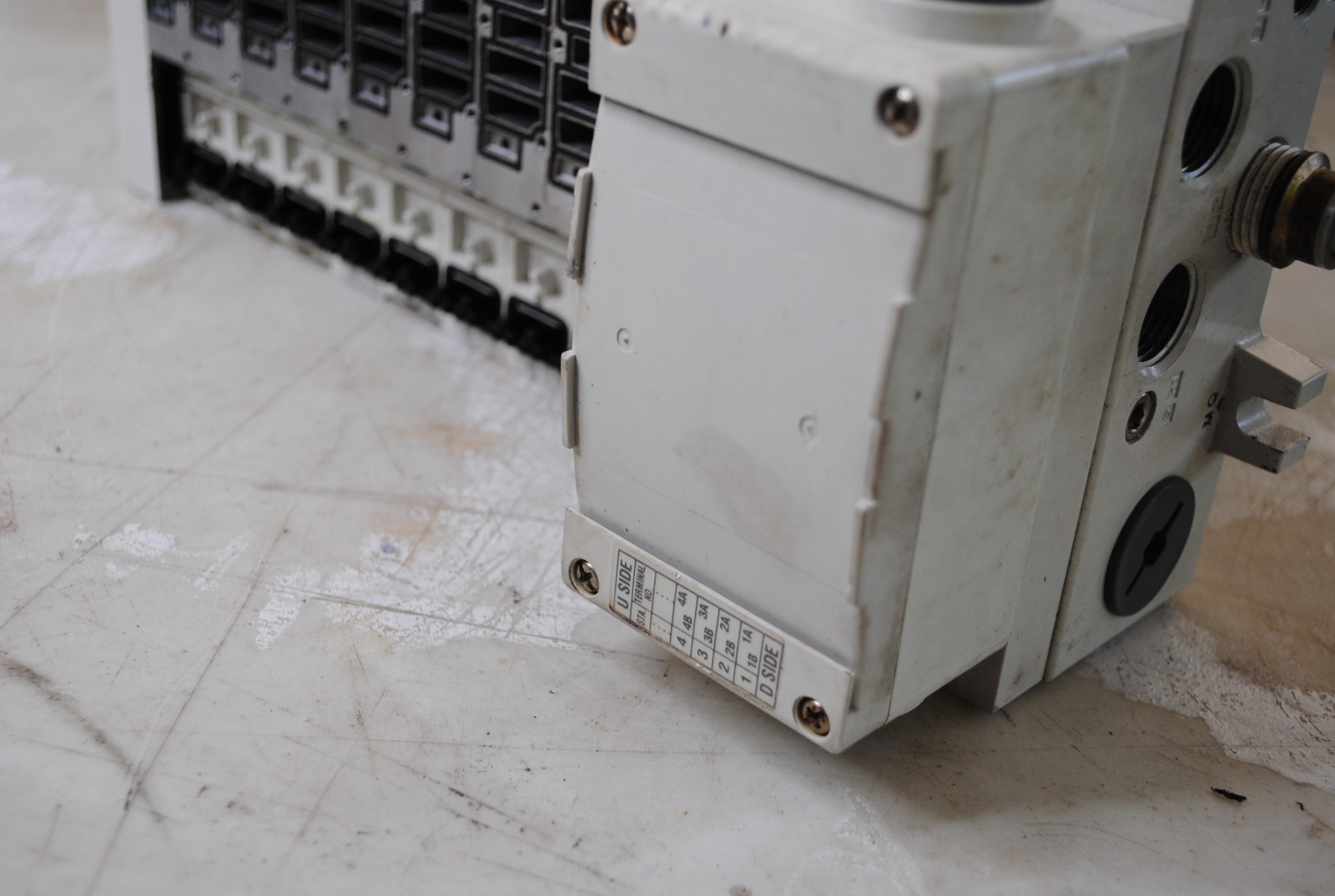 SMC Plug-In Manifold Used Working Condition Free Shipping