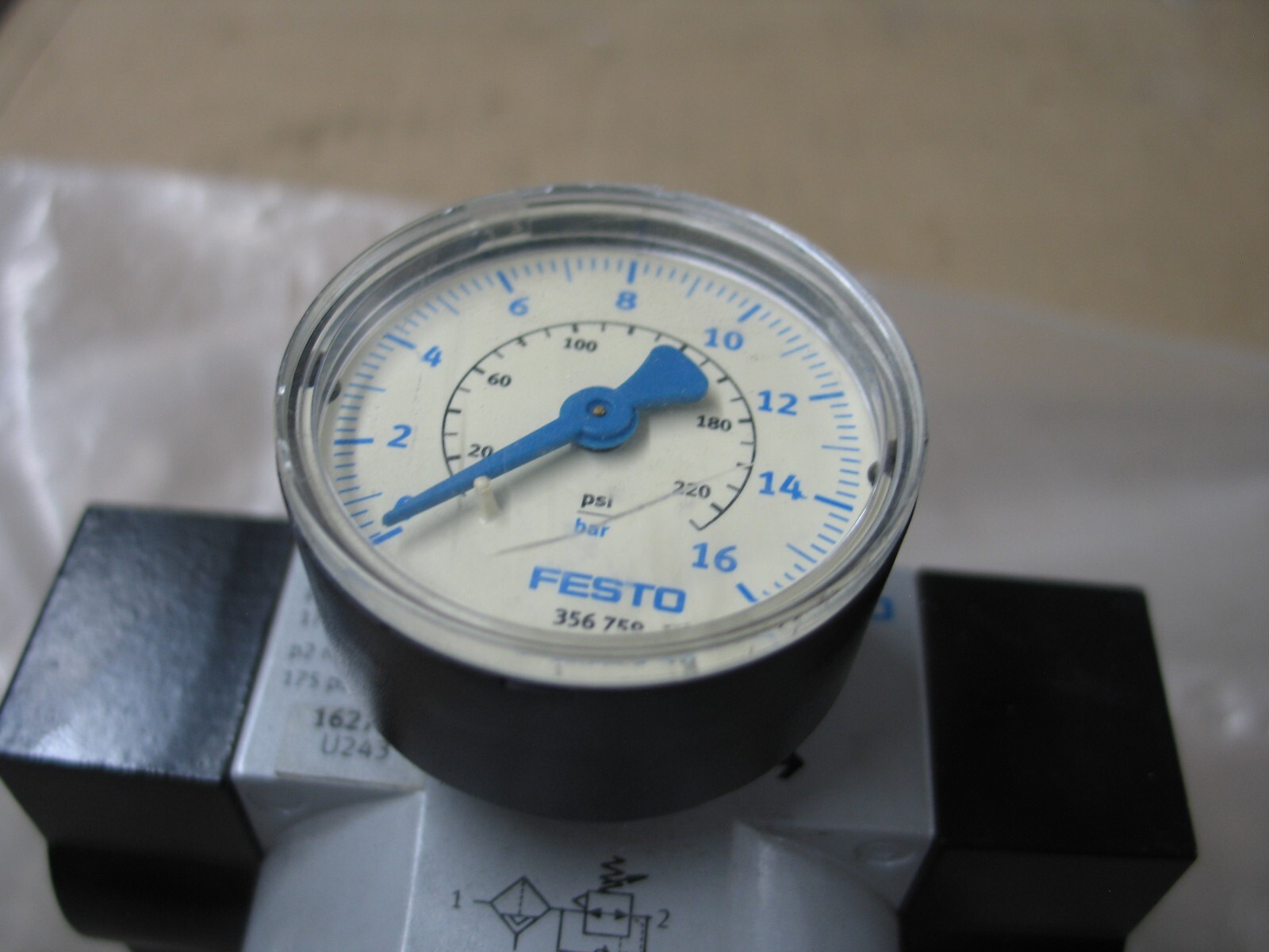NEW FESTO LFR-D-5M-MAXI-A (546468) 5uM FILTER REG 1180 CUFT/MIN 1″ PORT P9904