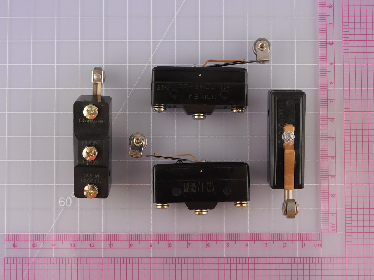 Lot of 16 HONEYWELL BZ-2RL2T04 Basic / Snap Action Switches SPDT 15A 115 Vac Fle