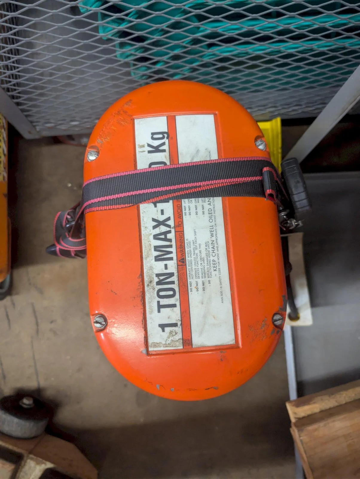 CM 1 Ton Electric Chain Hoist 2000 LB 208-240/440-480V 3PH w/ Pendant Control