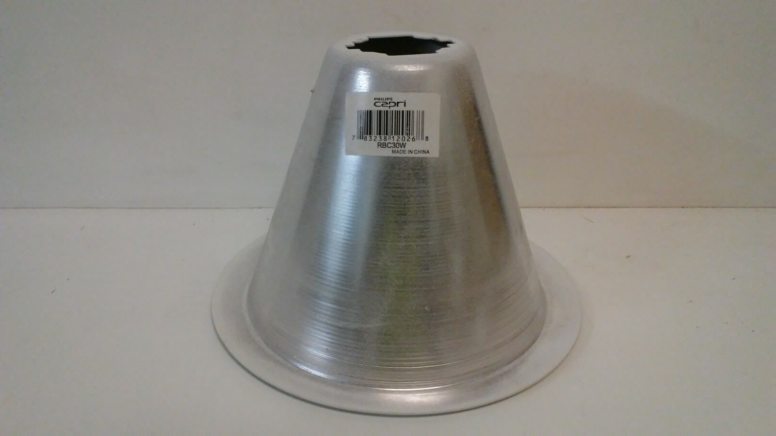 BOX OF (8) NEW OLD STOCK! PHILIPS CAPRI PAR30 R30 WHITE BAFFLE I&F TRIMS RBC30W