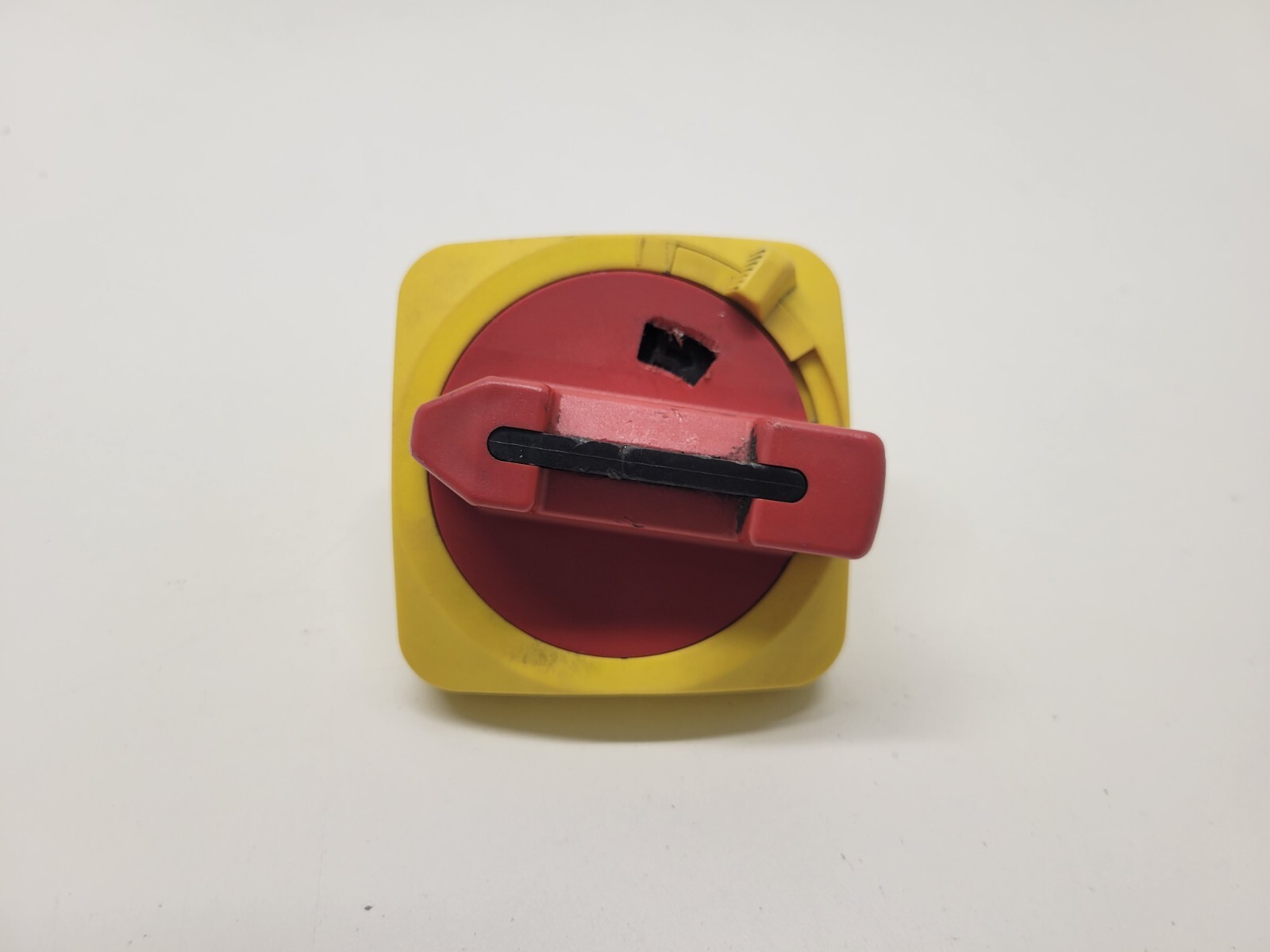 GOOD USED! ALLEN-BRADLEY RED/YELLOW DISCONNECT SWITCH 194R-HS4E
