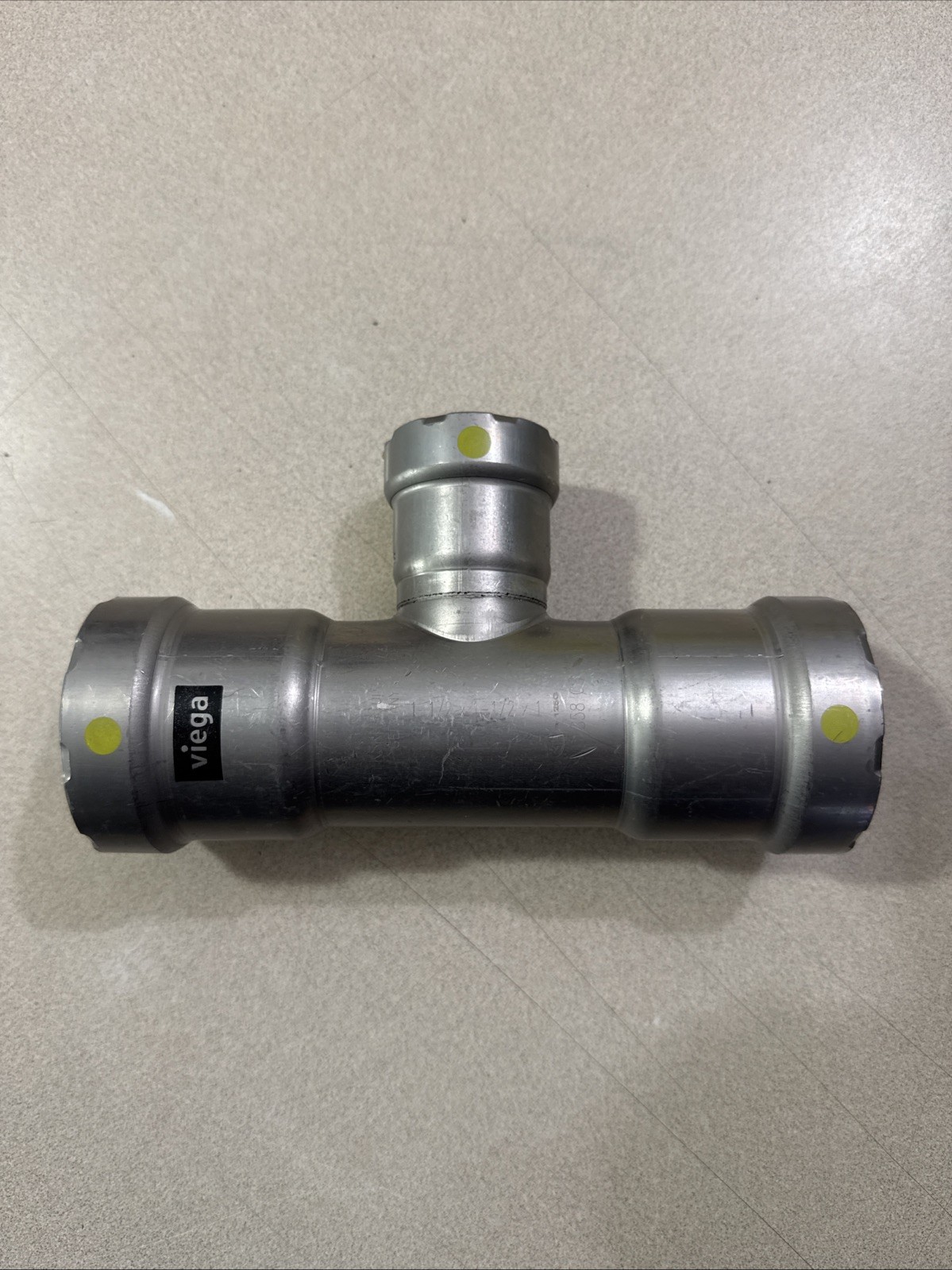 Viega 1-1/2″ x 1-1/2″ x 1″ MegaPressG #25371