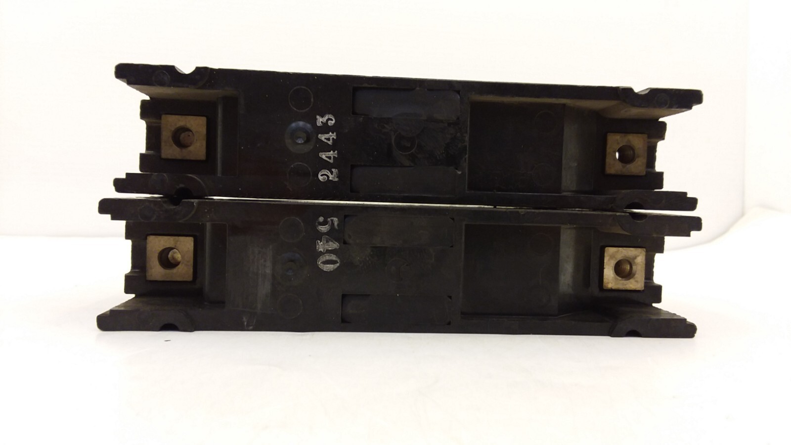 GENERAL ELECTRIC E11592-C CIRCUIT BREAKER 1 POLE 125 VOLTS 20 AMPS LOT OF 2