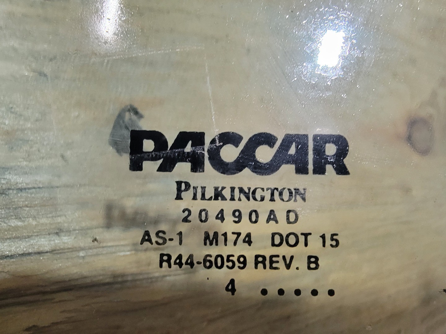 SURPLUS NEW Peterbilt R44-6059-5 Glass – Windshield – Transportation