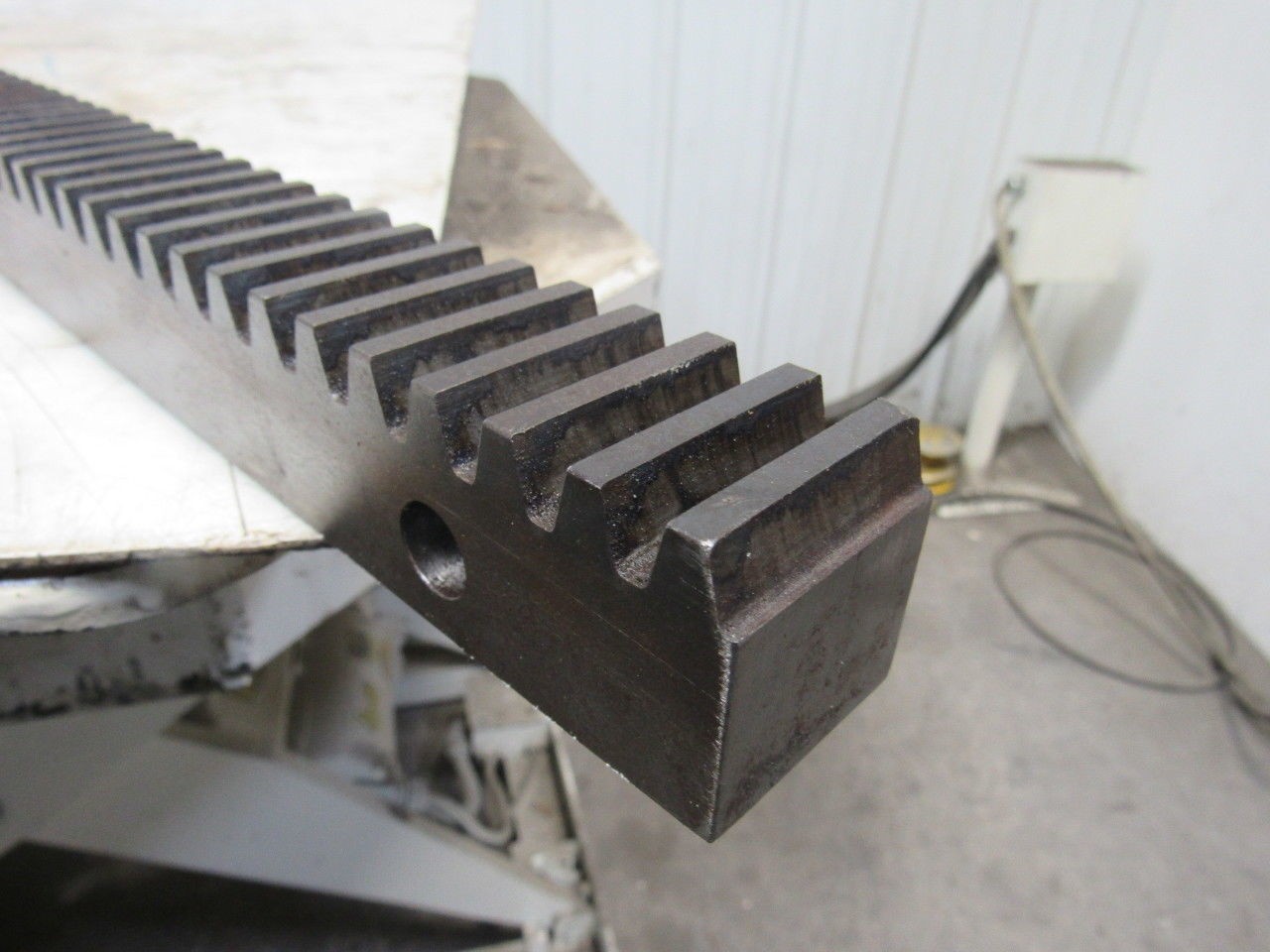 Flat Pinion Gear Rack 136T 0.151 MOD 1.5″ Face 70.0185″ 1/2″ Pitch Approx.