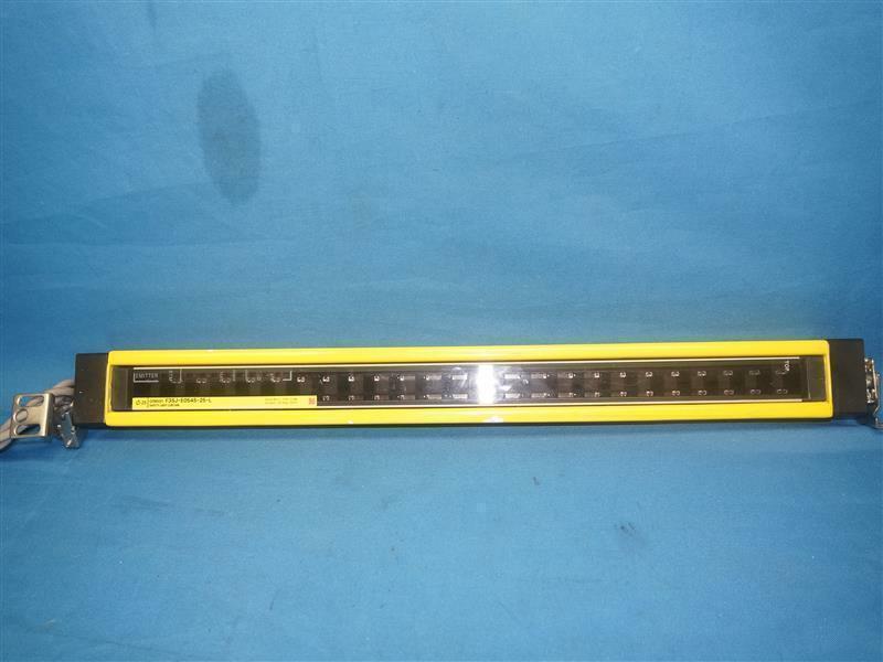 Omron F3SJ-E0545-25-L F3SJE054525L Safety Light Curtain Emitter