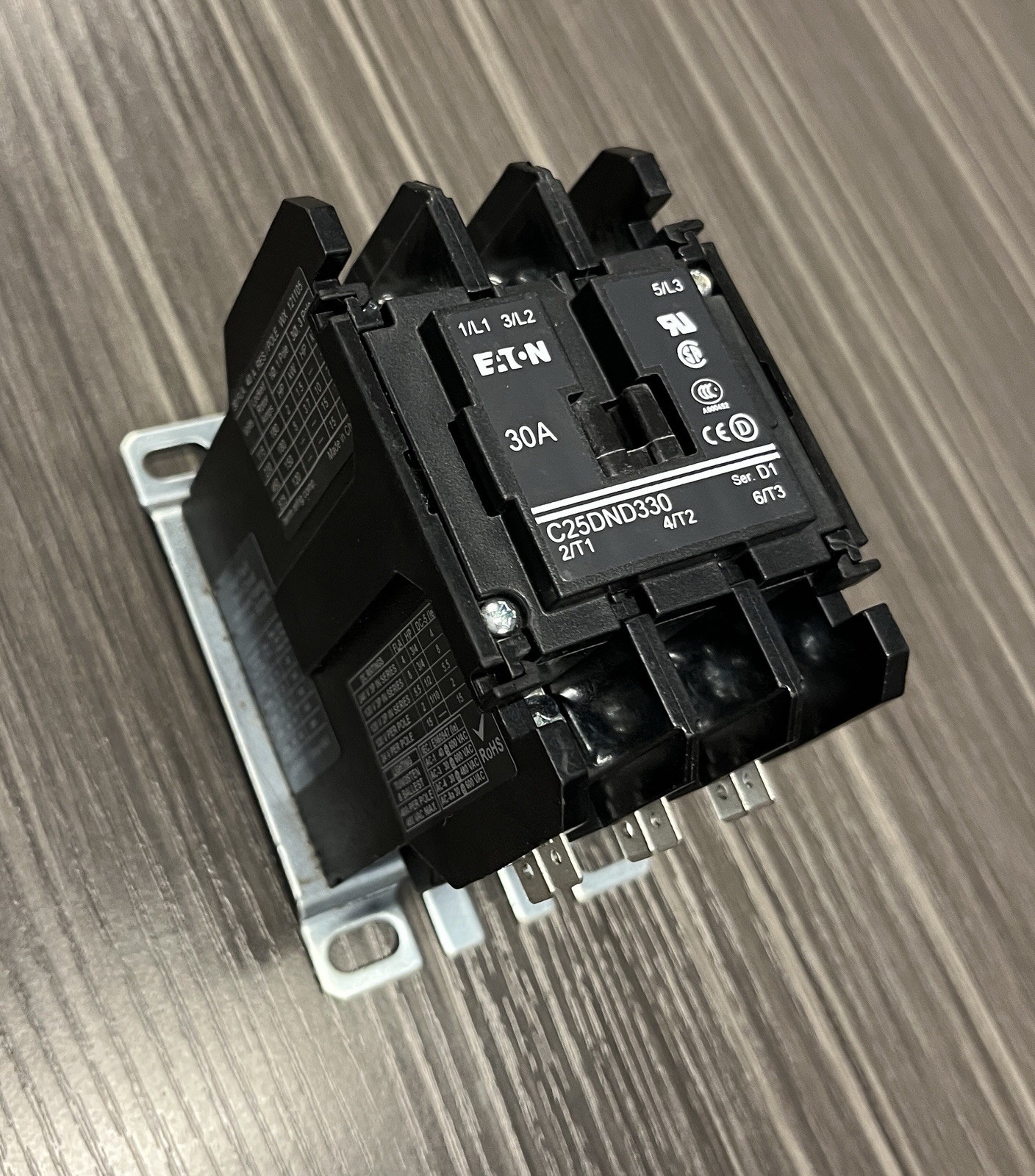EATON C25DND330B Definite Purpose Contactor, New, 208/240V Coil