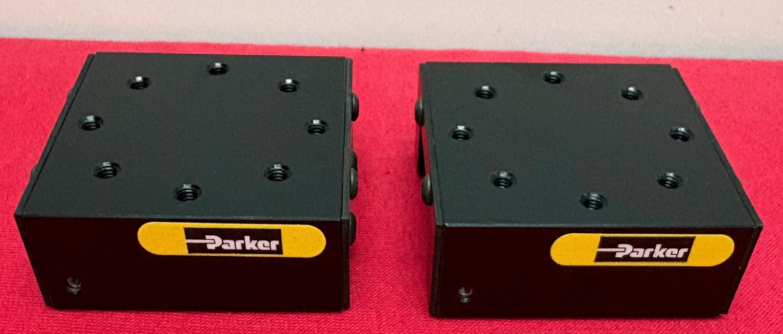 PARKER 4501 LINEAR BALL BEARING SLIDE TABLE REV A 1″ TRAVEL – 1 LOT QTY 2