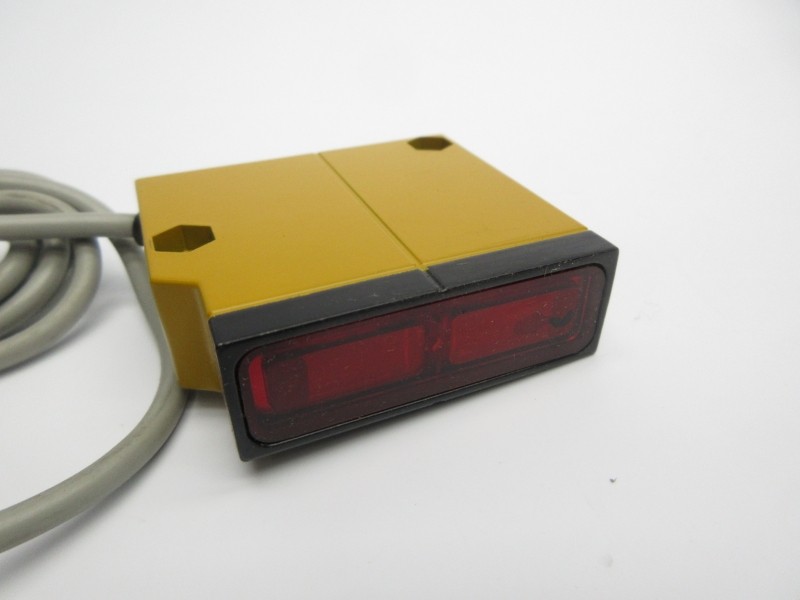 OMRON E3S-LS20XB4 12-24VDC NSMP