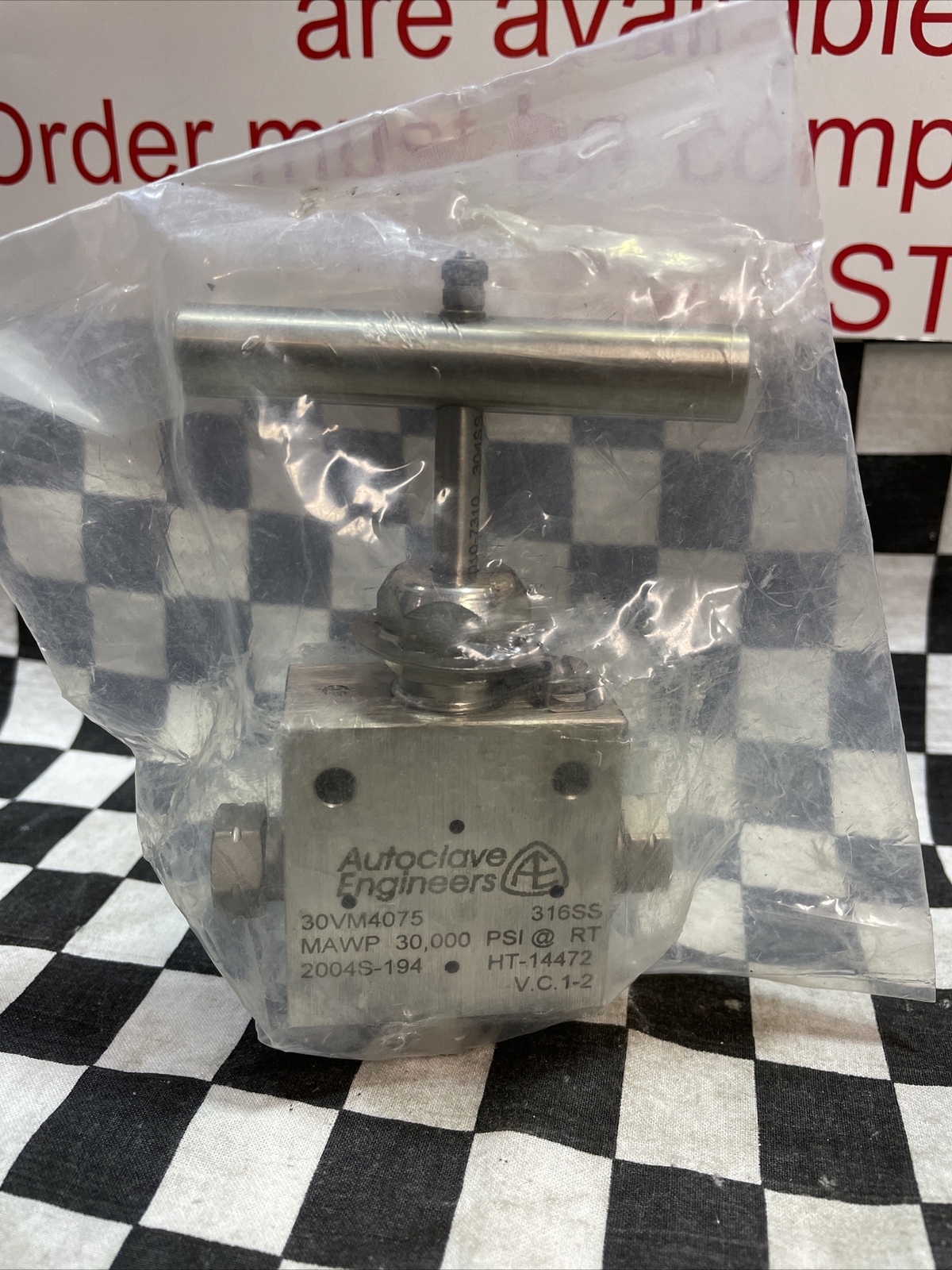 Autoclave engineers 3-Way, 30VM4075, HT-14472, 2004S-194, SHIPSAMEDAY#1217E9