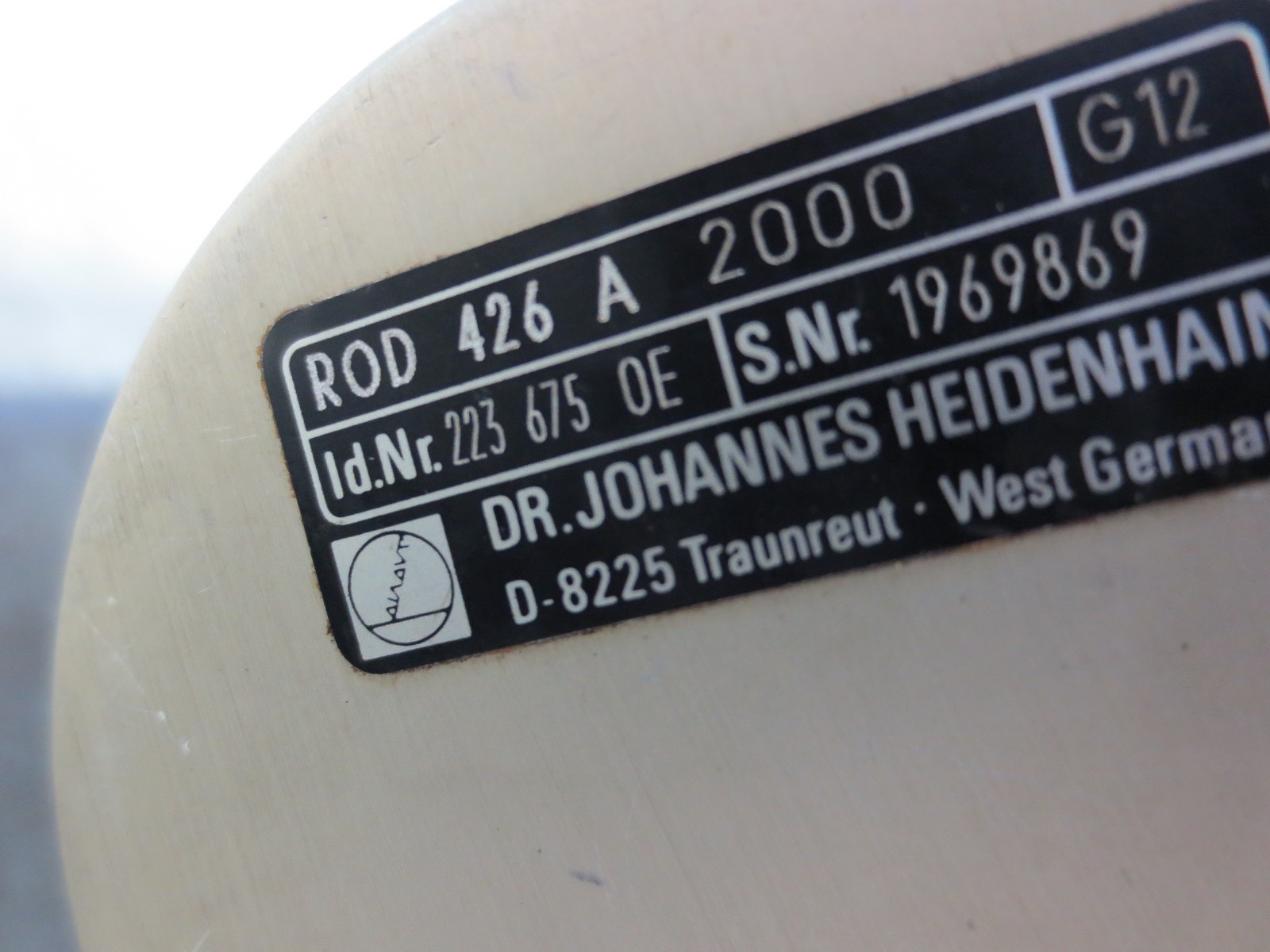 CHNC HEIDENHAIN ENCODER ROD 426 A 2000 G12 ID.NR.223 675 0E ROD426A2000