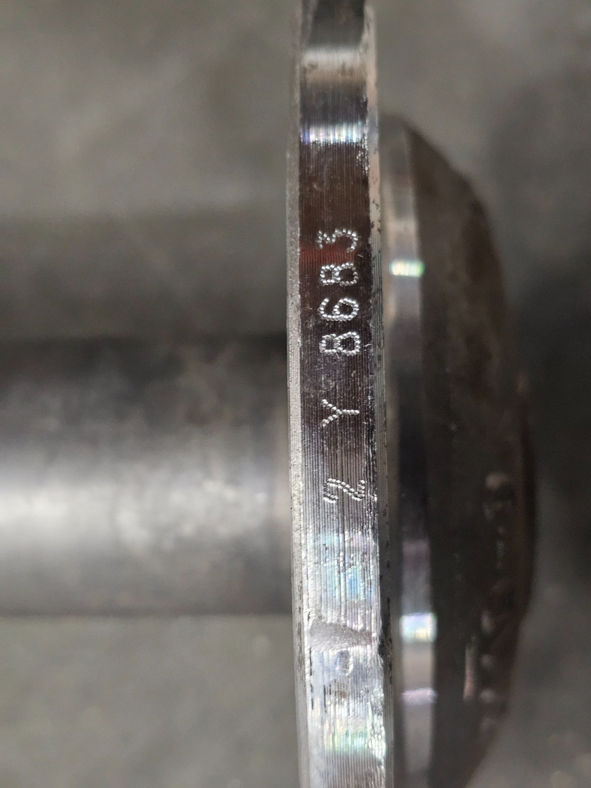 Meritor B110-9 41-inch Axle Shaft Y8683 043 SIlver, 8-Bolt Hole Steel