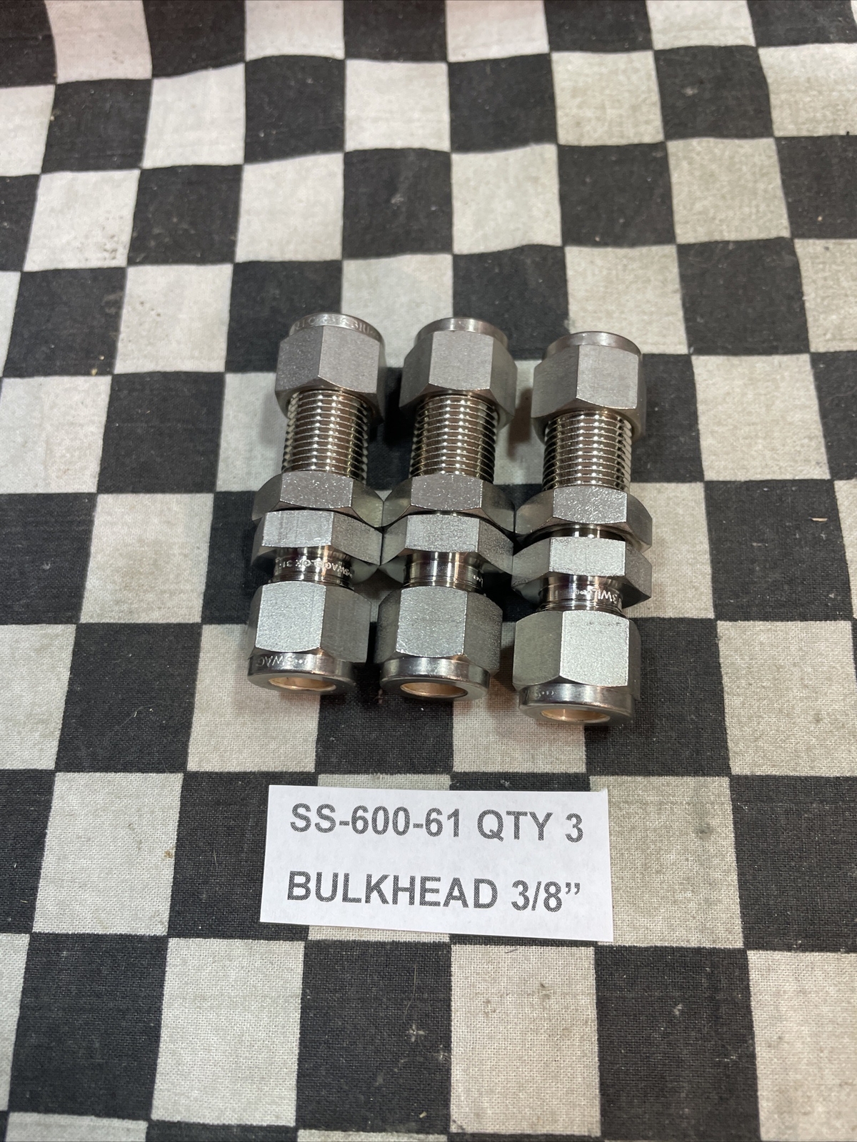 SWAGELOK SS-810-61 BULKHEAD 1/2″ & BULKHEAD 3/8″ SS-600-61, LOT OF 7#1637F9