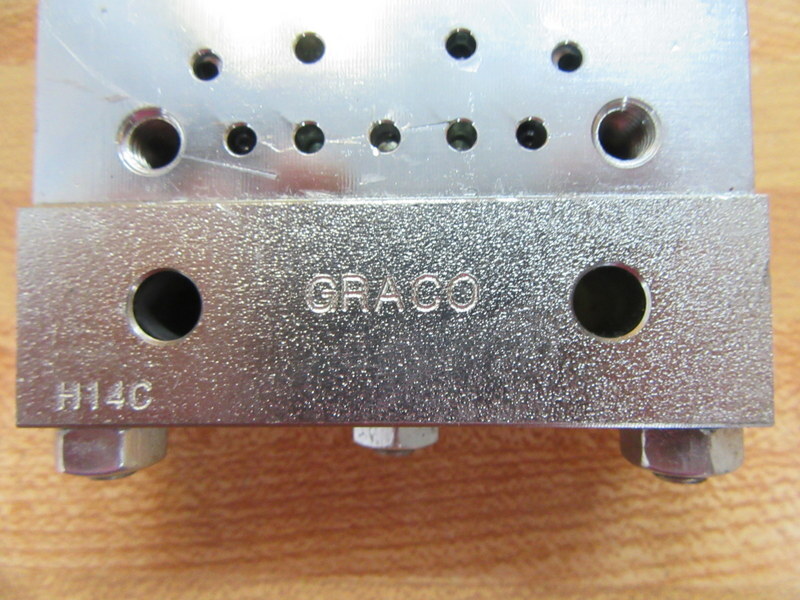 Graco 24G488 Divider Valve Base Plate