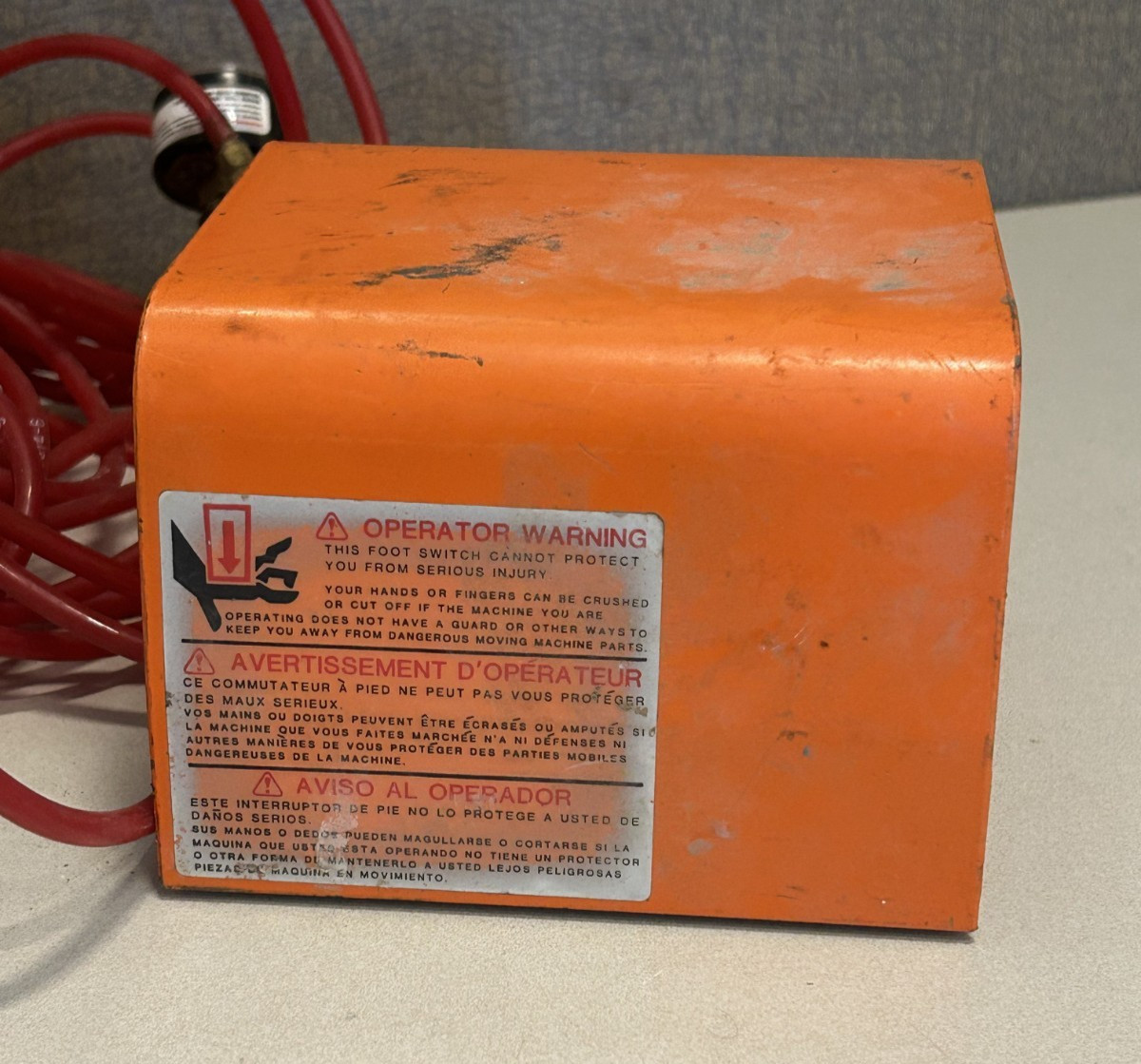 Linemaster 522-B14 6″ x 6″ x 4.5″ General Purpose Foot Switch