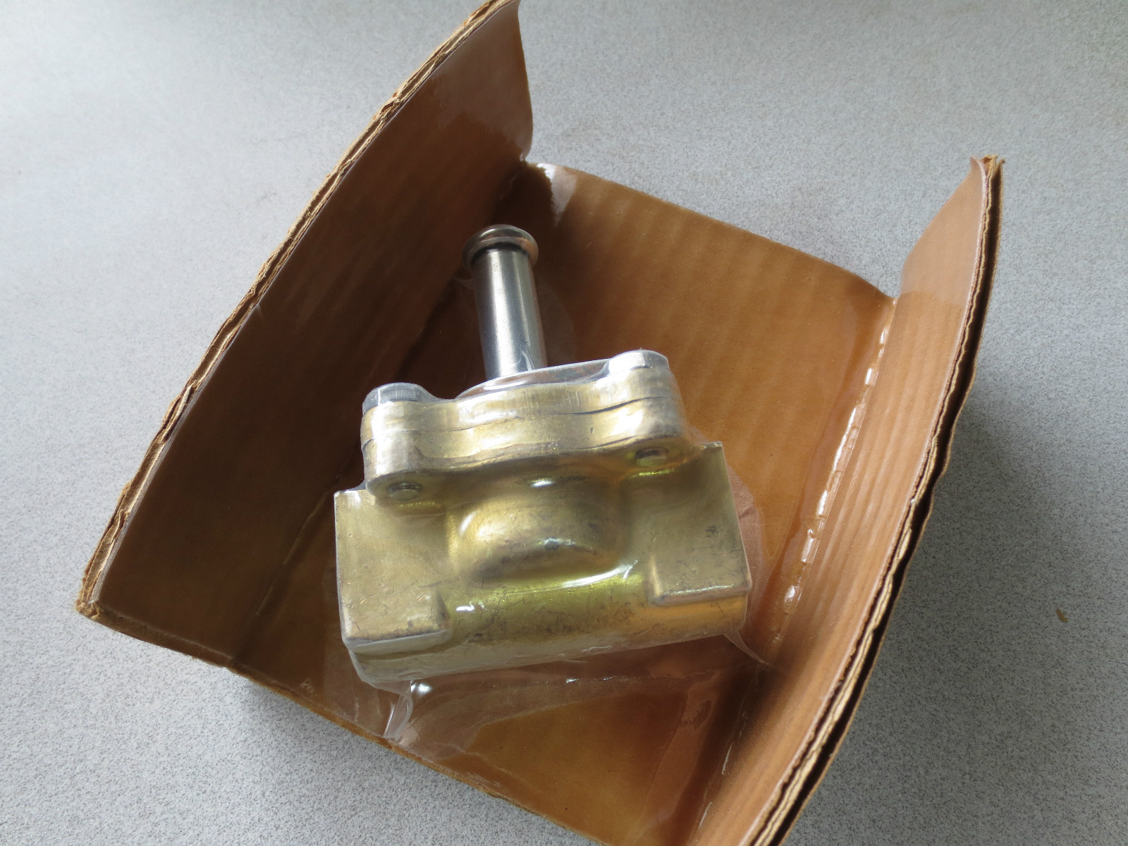 ALCO CONTROLS 211WA 12P06 WATER SERVICE SOLENOID VALVE 3/4′ 12.3 GPM NEW SURPLUS