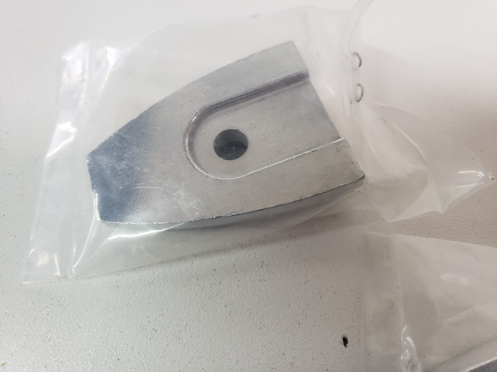 LOT of 4 – UNUSED – TKE ThyssenKrupp 9930075 Cover Cap