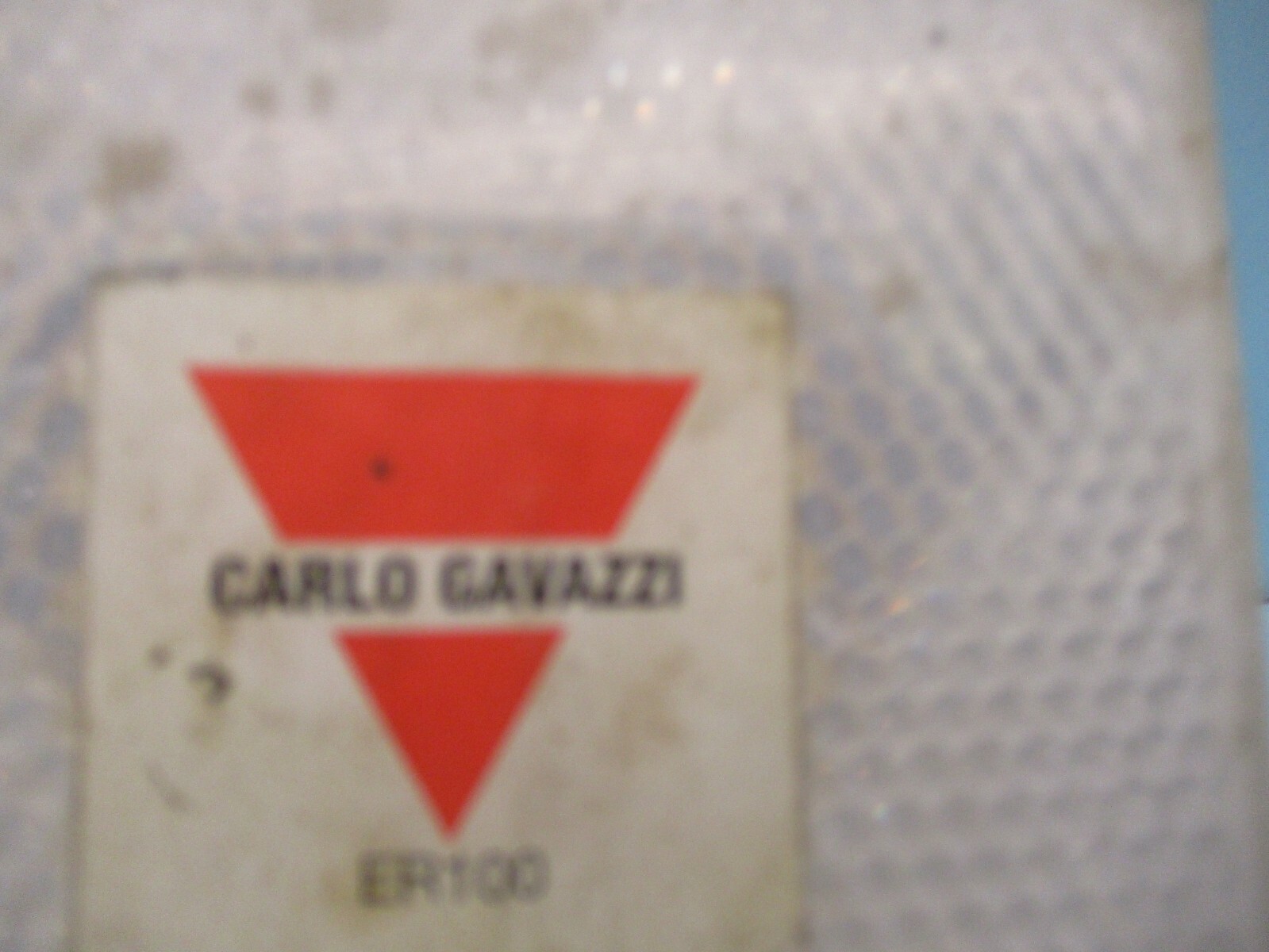 New Lot Of 2 Pieces Carlo Gavazzi ER100 A2948MO