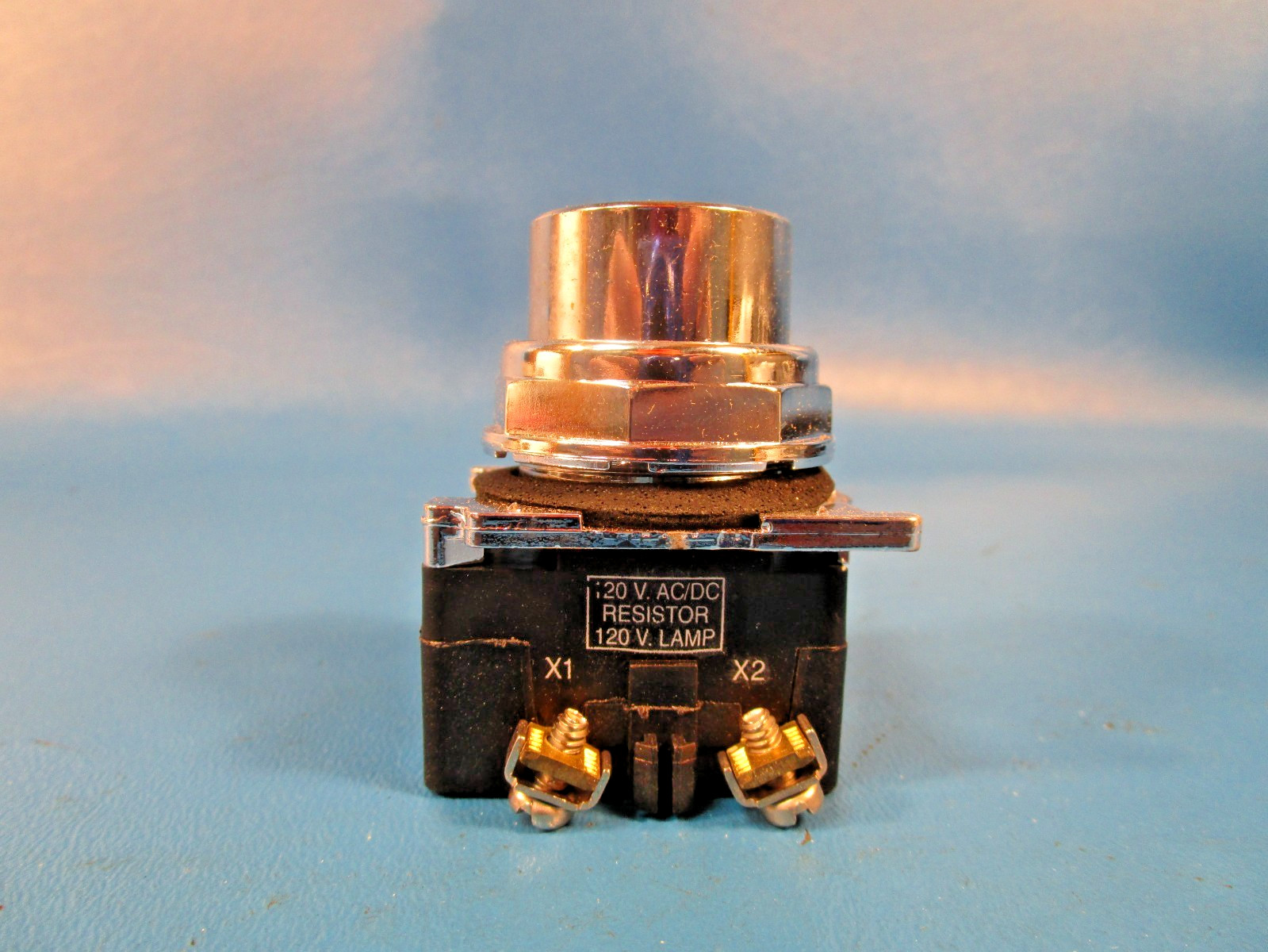Cutler Hammer 10250T471, EATON 10250T PUSHBUTTON, 30.5 MM, THREE-POSITIONS