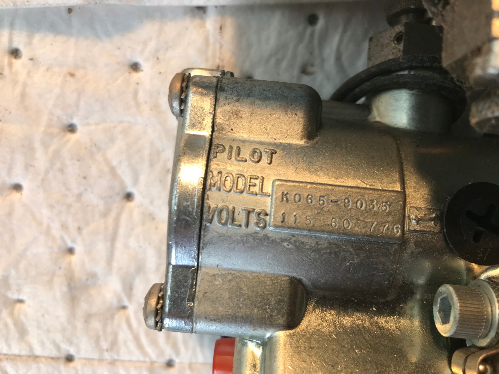 Schrader Bellows L465-39-102 K065-9035 Pneumatic Valve