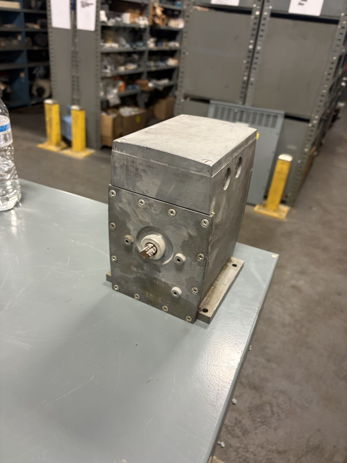 HONEYWELL M941A 1057 MODUTROL MOTOR 24V 50/60 HZ .88A 20W M941A10574 USED