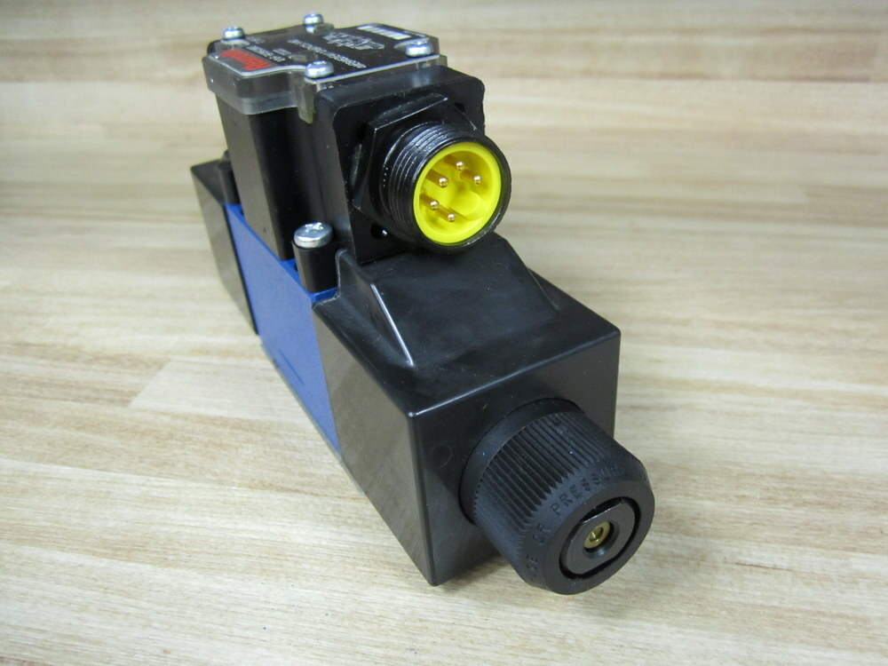 Rexroth Bosch R978893863 Valve 4WE6W62/EW110N9DK25L/V/62