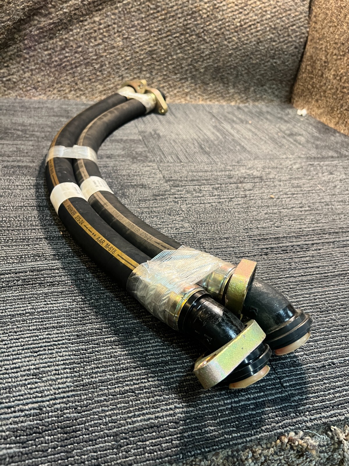 (QTY 2) Strato LTH3139 1-3/8″ ID Flanged Intermediate Hose Assembly Straight