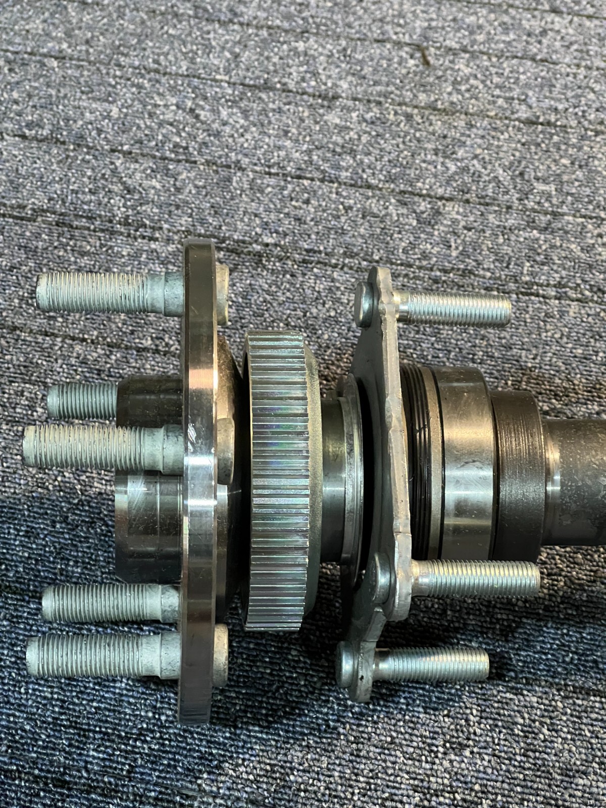 Rear Axle Shaft 10108925 – 5 Lug Hub Raised Center 4 Stud Axle Mount ABS Ring