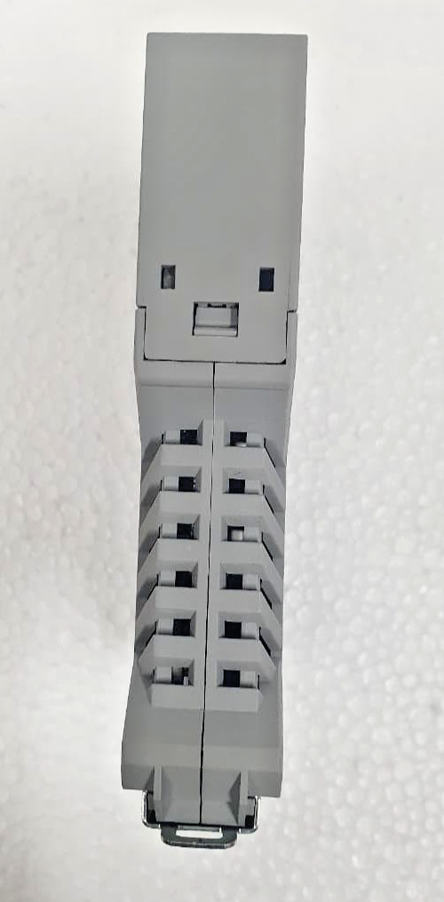Perle SR-100-SFP Din Rail Media Converter 05091280