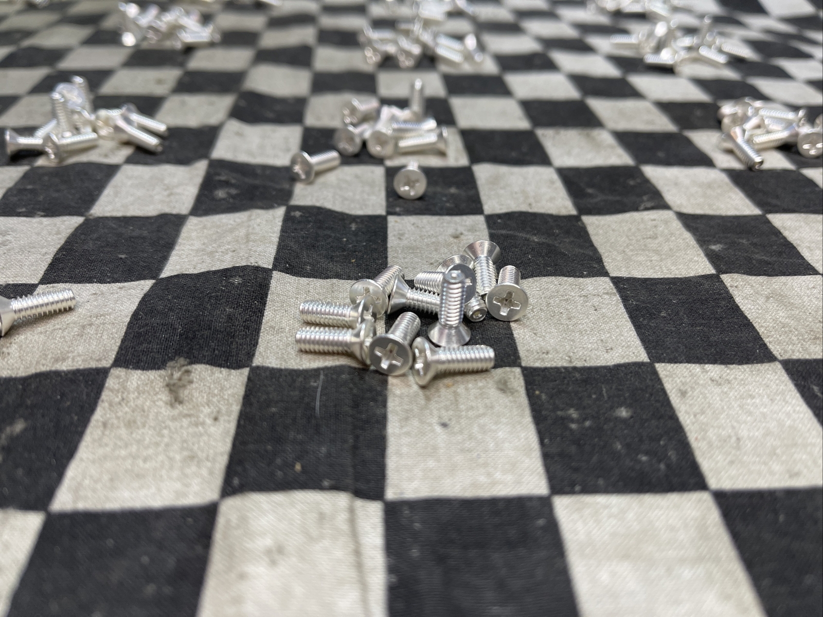Vented Flat head Phillips screw 8-32 X 3/8″ long silver plated LOT OF 289#1325W8