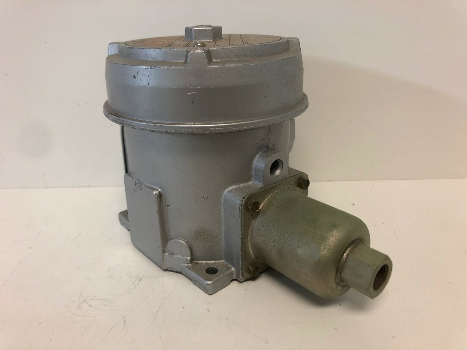 NEW OLD STOCK! UE UNITED ELECTRIC CONTROLS 15A 480V PRESSURE SWITCH H12-144