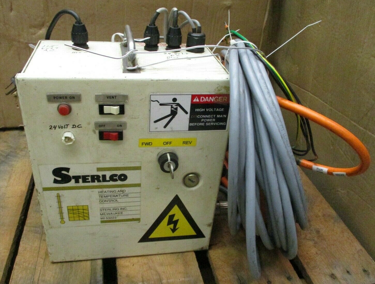 Sterlco Heating and Temperature Control Enclosure Size ~ 10″ x 6″ x 12″ A6224ELL