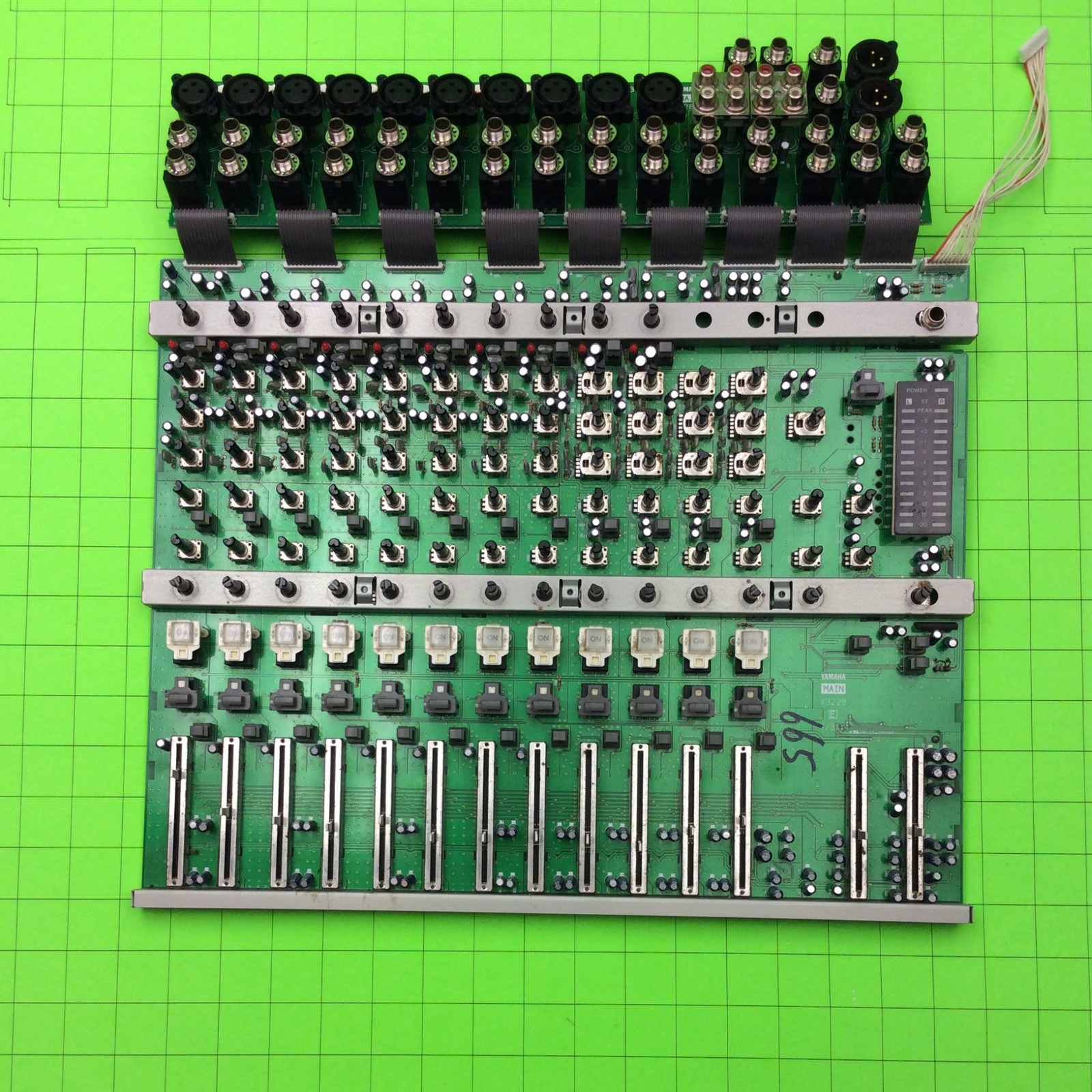 Yamaha MG16/4 Mixer Board X3228