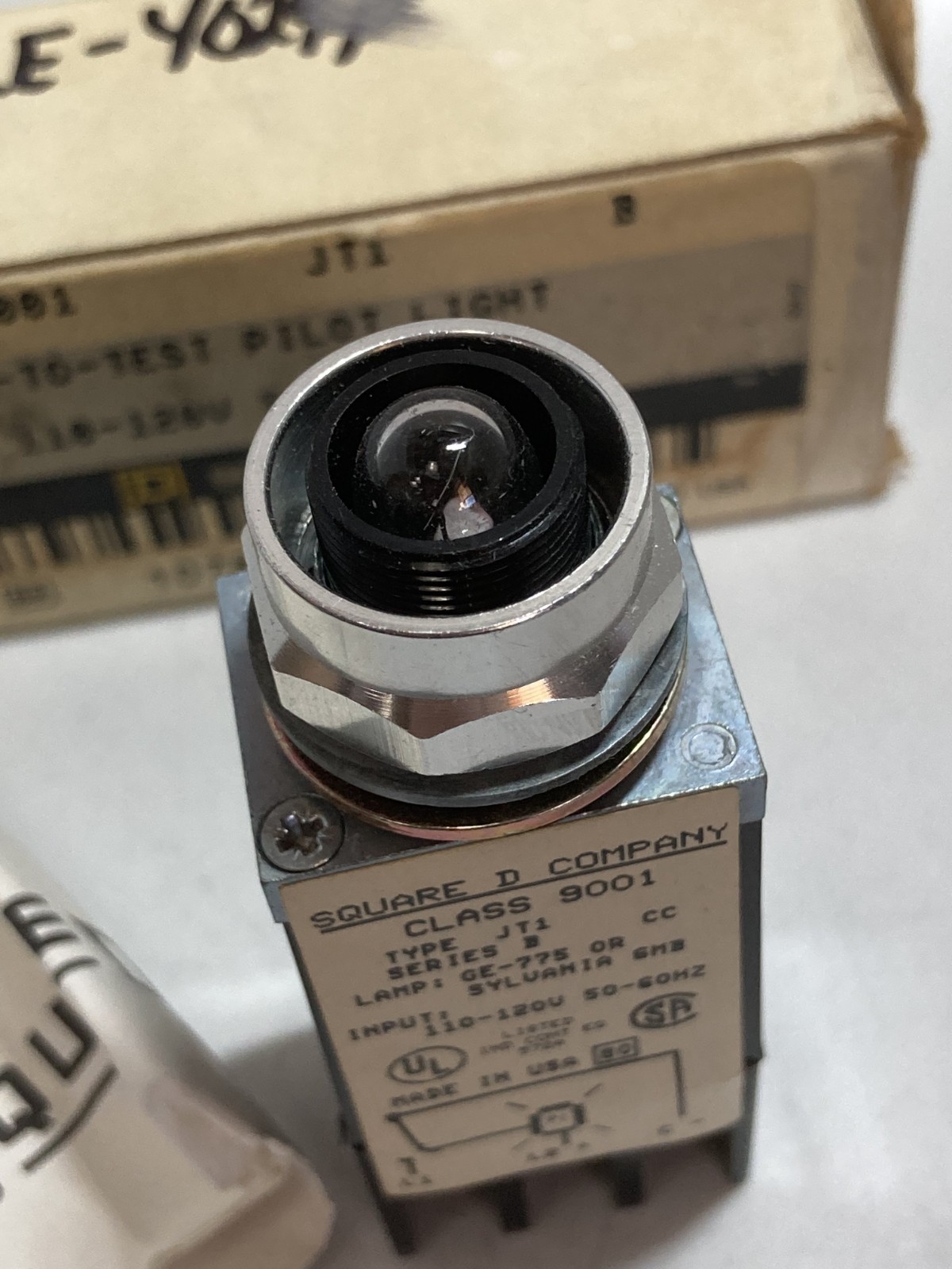 SQUARE D 9001JT1 PUSH TO TEST PILOT LIGHT 110-120V 50-60HZ WO/LENS NIB