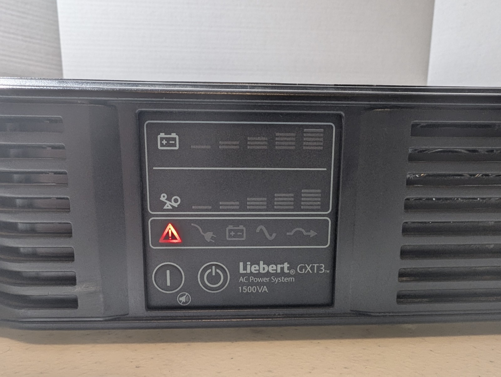 Liebert vertiv Emerson GXT3-1500RT120 UPS System No Batteries/Cage