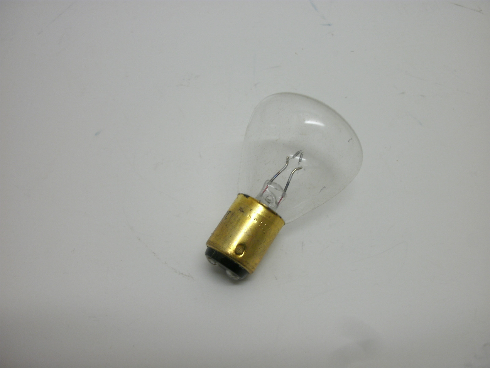 CHICAGO MINIATURE 1184 BULB 5.5V 6.25A 34.4W BA15d RP11 C2V CP 4 (1-BULB) NNB