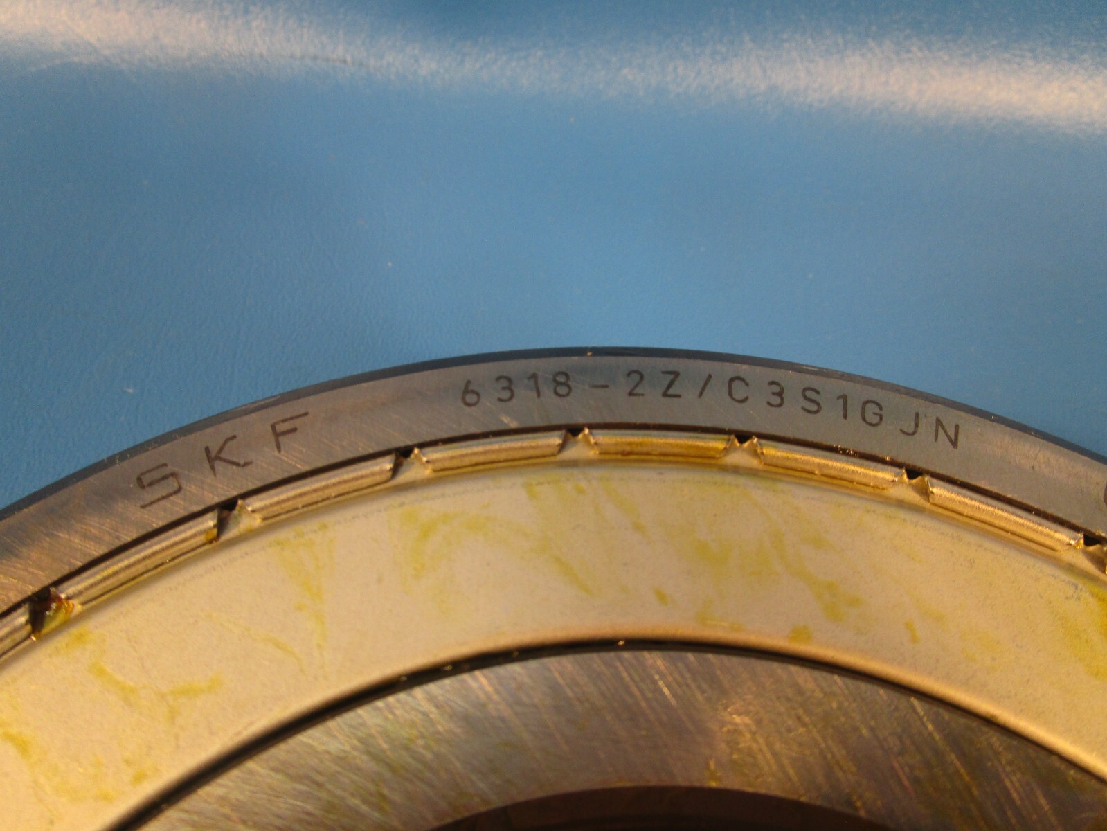 SKF 6318 2Z JEM, Double Shielded Radial Ball Bearing, Bore 90 mm, OD 190 mm