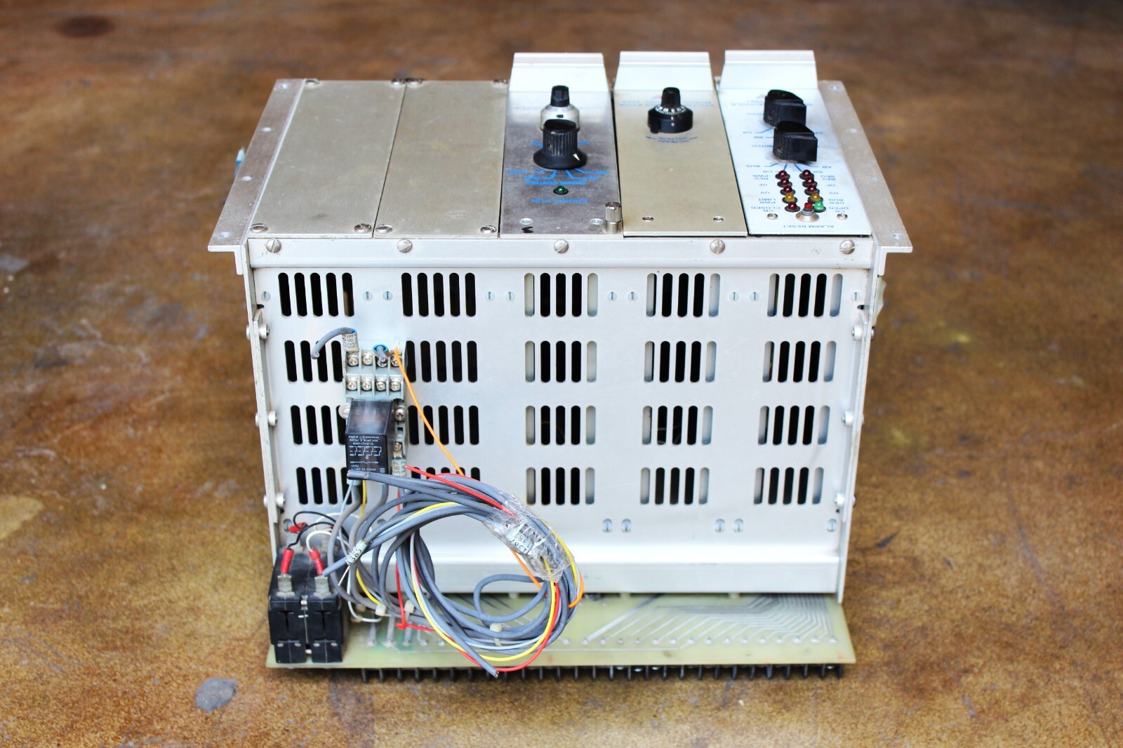 NOV INTEGRATED POWER SYSTEMS IPS POWER SUPPLY 016-002500 MOTHERBOARD SN# 1040