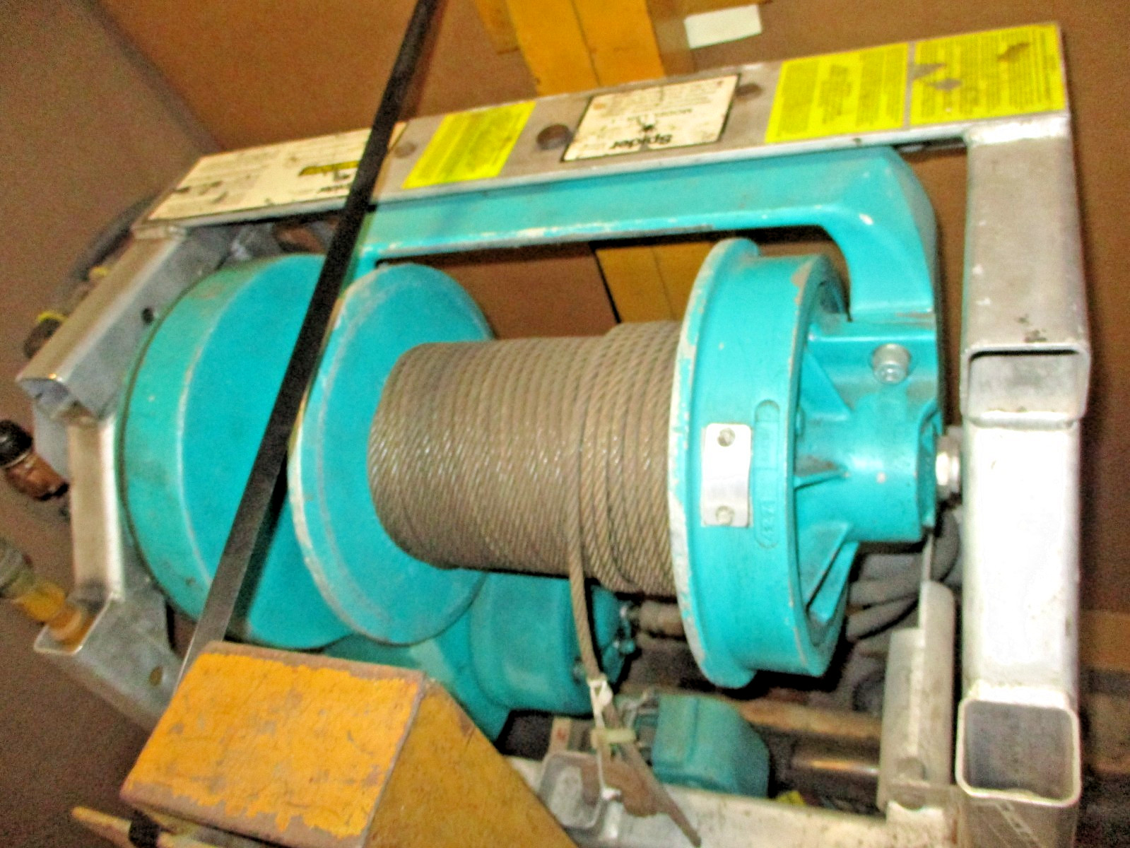 Spider LSR-1 Max. Load Cap. 1000LBS 120PSI 500FT Wire Rope 5/16″ 53575IPL
