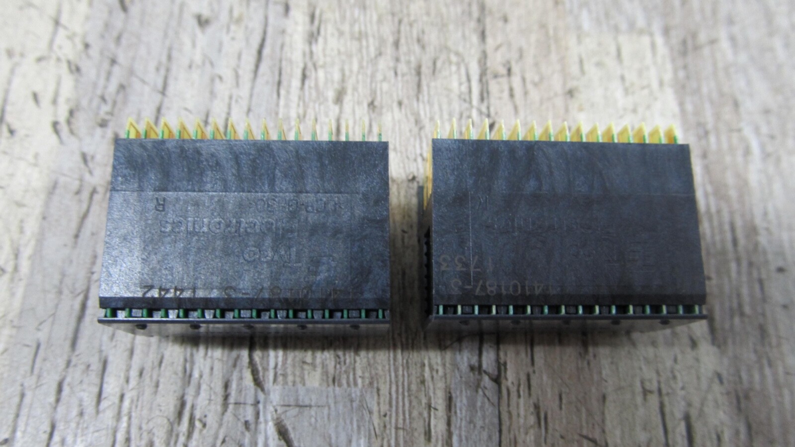 LOT OF 2 TYCO ELECTRONICS LCP GF30 1410187/-3 1733 NEW FREE SHIPPING