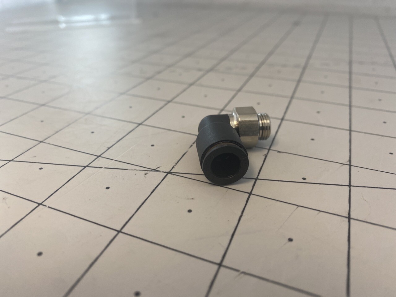 Parker Air Connector 90 Deg Elbow 8mm PN: 8-5/16