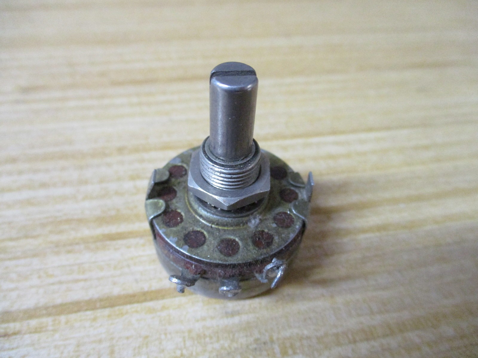 Allen Bradley J2N056S254UA Potentiometer 0.25-Meg