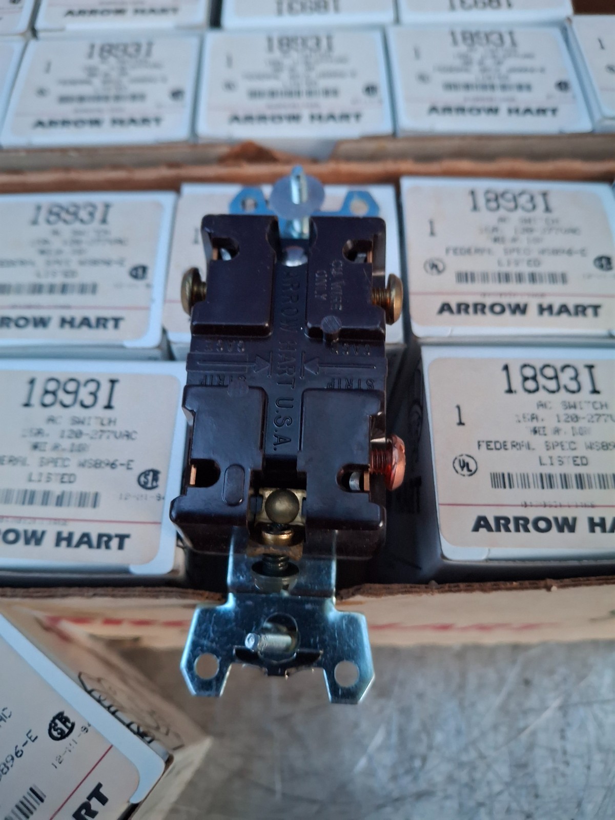 Lot of 19 Arrow Hart Cooper Switch 18931 15A 120v Electric Pole Switch
