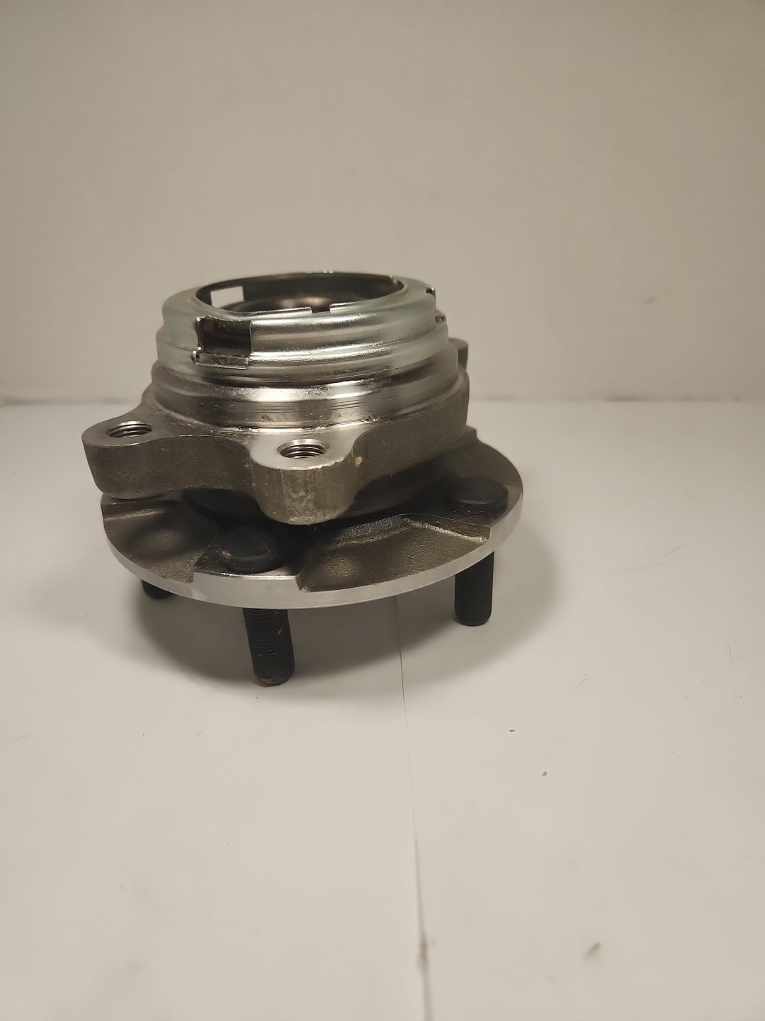 MotorbyMotor Front Wheel Bearing & Hub Assembly 512296. s5