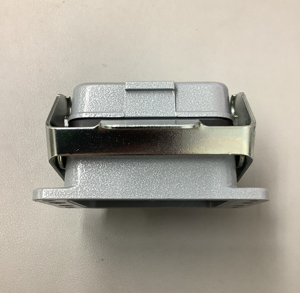 Lot of 2 Lapp Enclosures 100040C0 EPIC HB 6 Panel Mount Base (b664)