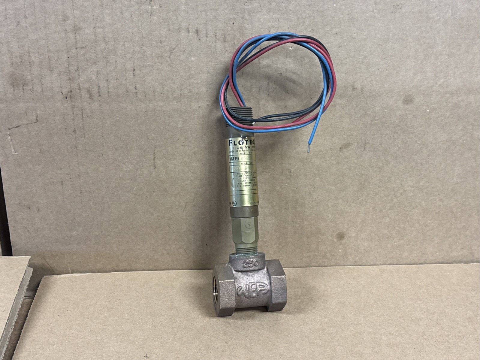 NEW FLOTEC V6EPB-BS2B Flow Switch 3/4” V6EPBBS2B WARRANTY FAST SHIPPING