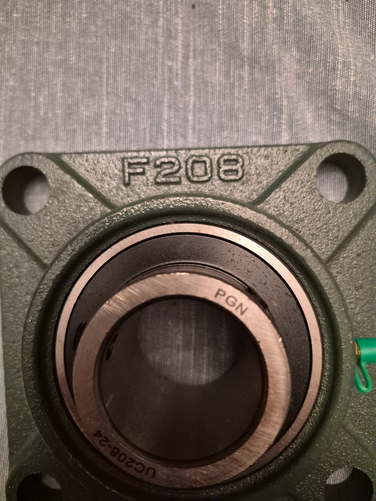 PGN F208 4-Bolt Square Flanged Pillow Block, UC208-24 1-1/2″ Bore Bearing Insert